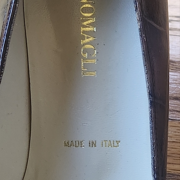 BRUNO MAGLI Faux Alligator Embossed Leather Pumps 2.5" Heel - Picture 5 of 9